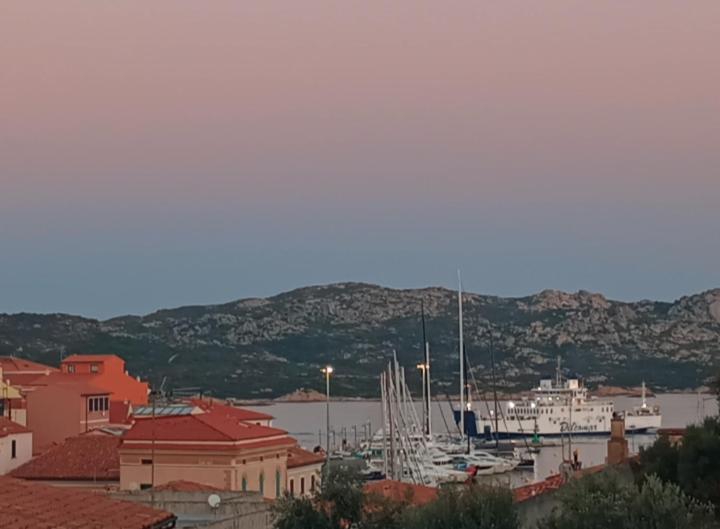 Appartamento La Terrazza - Localita Cala Gavetta La Maddalena  Exteriör bild